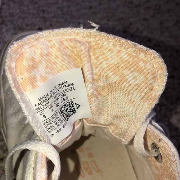 Converse - Picture 7 of 8